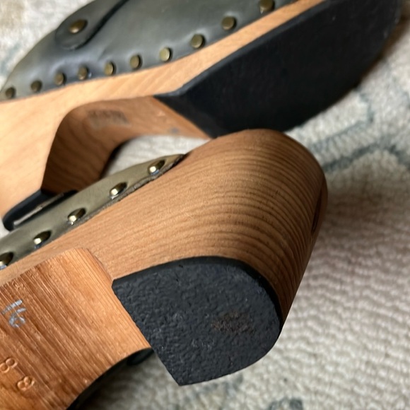 LISA B. Classic High Heel Clog Olive Leather Women’s 38 7 Pine Heel 2 7/8” Studs - Picture 13 of 15